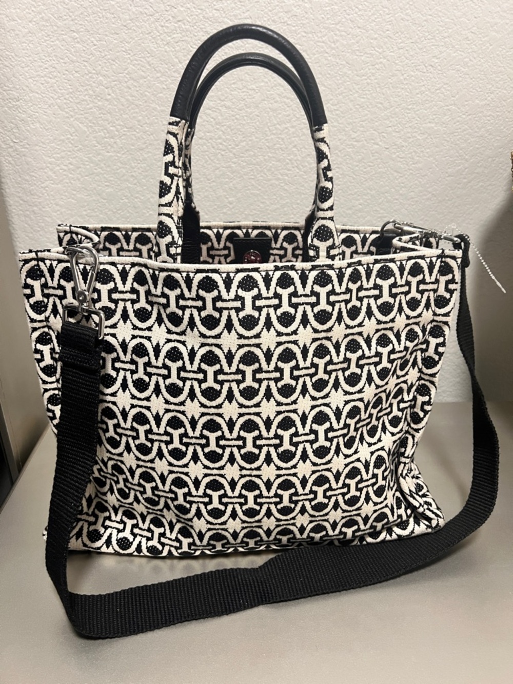 LIKE NEW Coccinelle Never Without Monogram Jacquar Tote in Multi/Noir - Picture 8 of 16